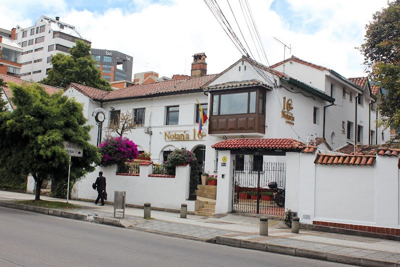 Fachada de la Notaría 16 de Bogotá