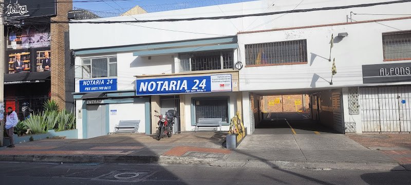 Fachada de la Notaría 24 de Bogotá