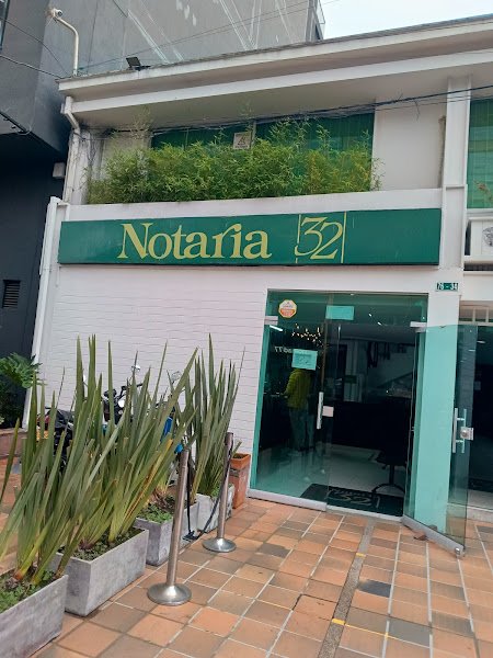 Fachada de la Notaría 32 de Bogotá